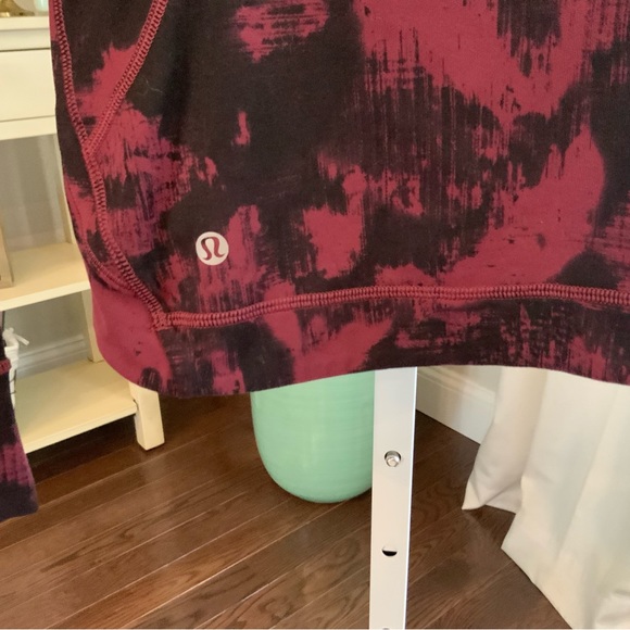 Lululemon jacket size 4 pit to pit 15 - Picture 7 of 8